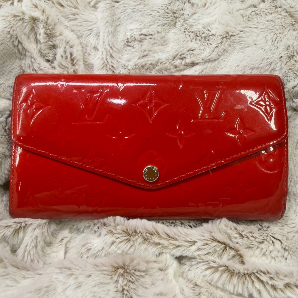 Louis Vuitton Sarah‎ Wallet Womens Red Monogram Vernis Leather TN4115 M.H Stamp
